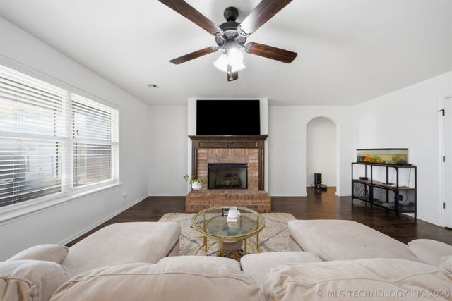11040 N 119th Avenue E, Owasso, OK 74055