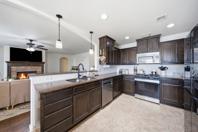 11040 N 119th Avenue E, Owasso, OK 74055