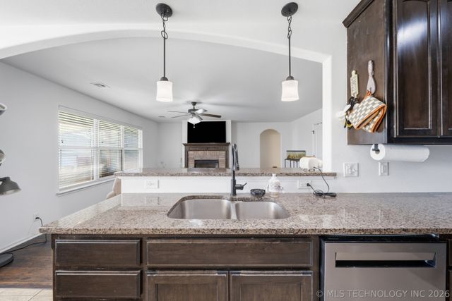 11040 N 119th Avenue E, Owasso, OK 74055
