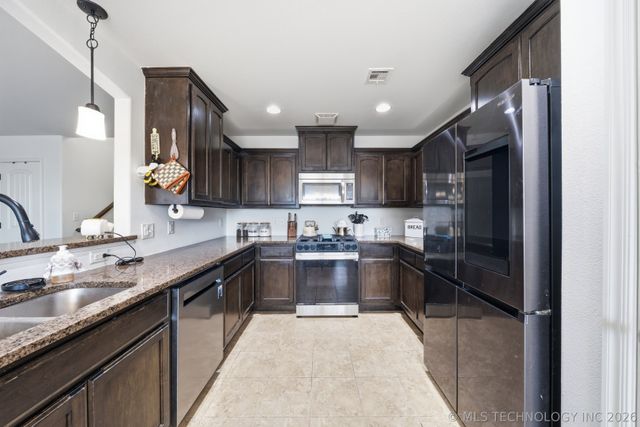 11040 N 119th Avenue E, Owasso, OK 74055