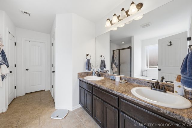 11040 N 119th Avenue E, Owasso, OK 74055