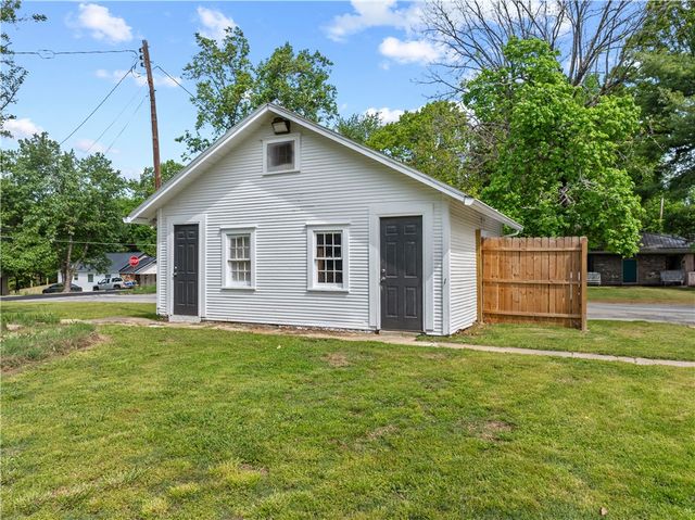 324 N Cherry Street, Harrison, AR 72601