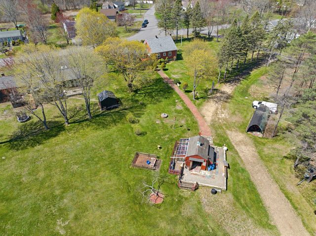 136 Chapel St, Gardner, MA 01440