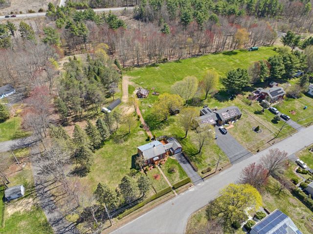 136 Chapel St, Gardner, MA 01440