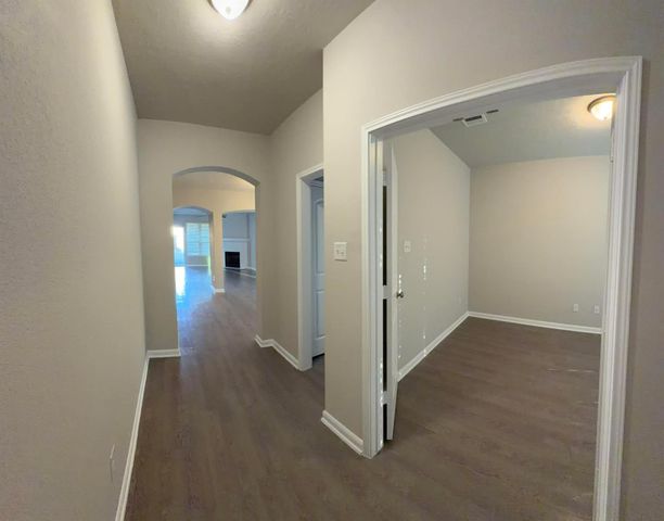 1841 Basin Trail, Brenham, TX 77833