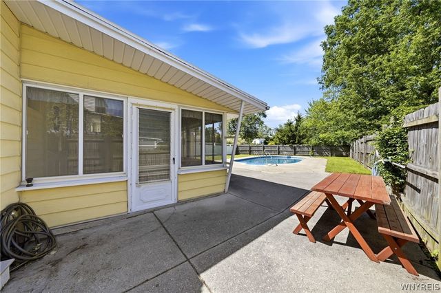 114 Brockett Drive, Tonawanda, NY 14223
