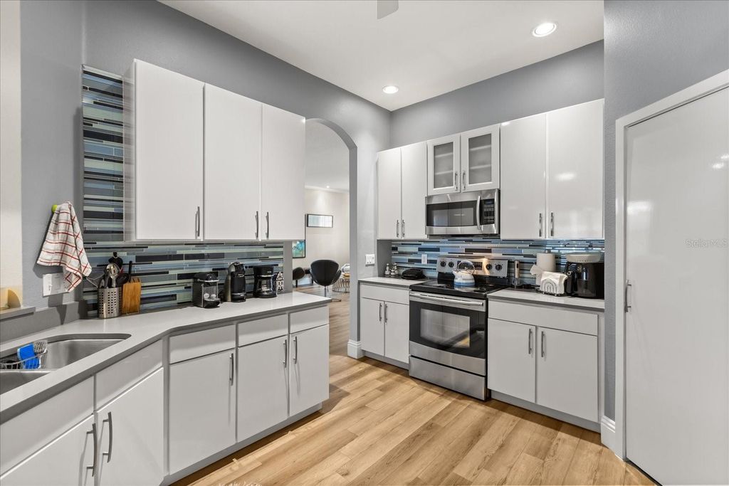 Image 16 of property listing at 13010 ISLAMORADA DRIVE, Orlando, FL 32837