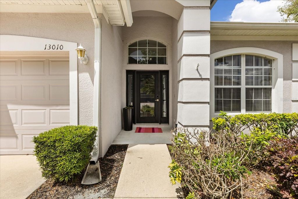 Image 3 of property listing at 13010 ISLAMORADA DRIVE, Orlando, FL 32837