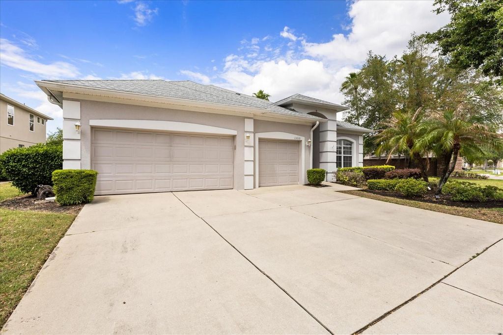 Image 4 of property listing at 13010 ISLAMORADA DRIVE, Orlando, FL 32837