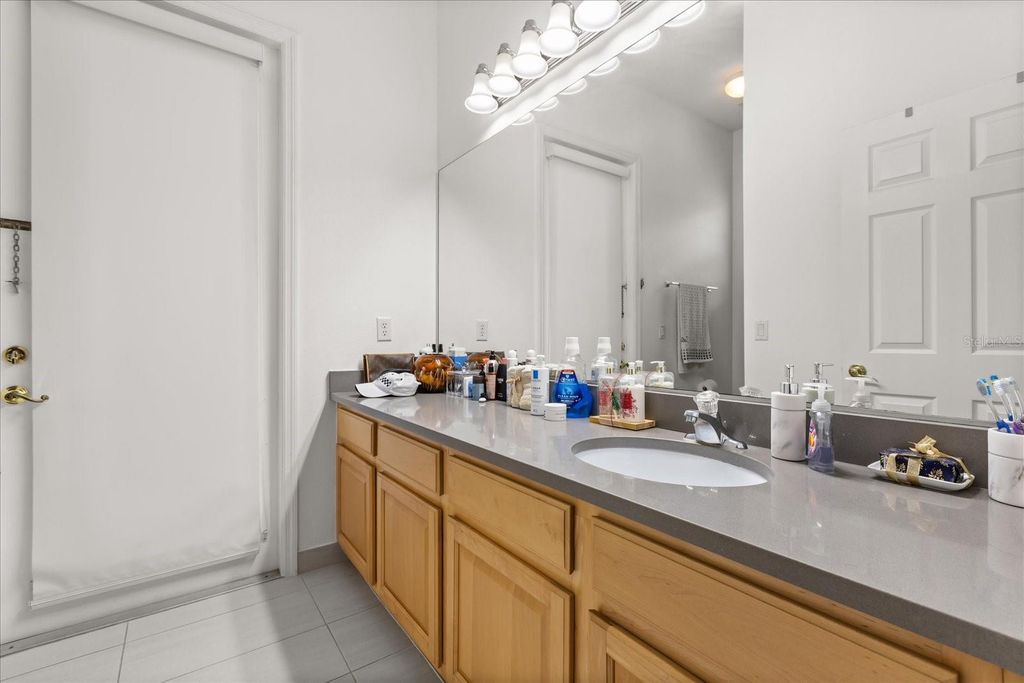 Image 32 of property listing at 13010 ISLAMORADA DRIVE, Orlando, FL 32837