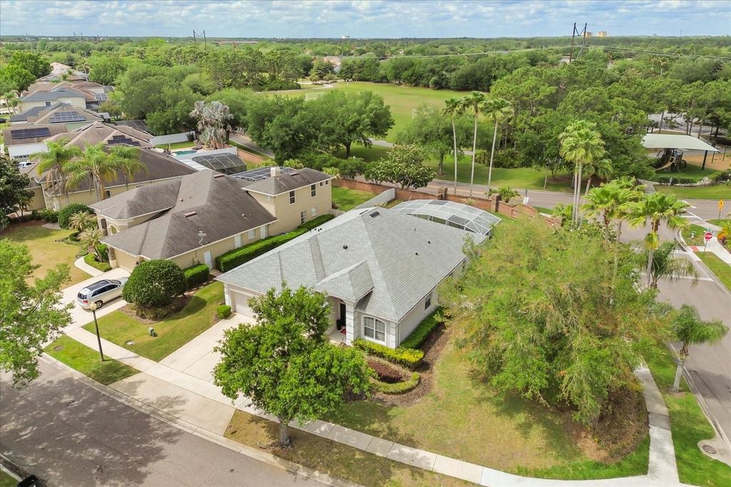 Image 47 of property listing at 13010 ISLAMORADA DRIVE, Orlando, FL 32837