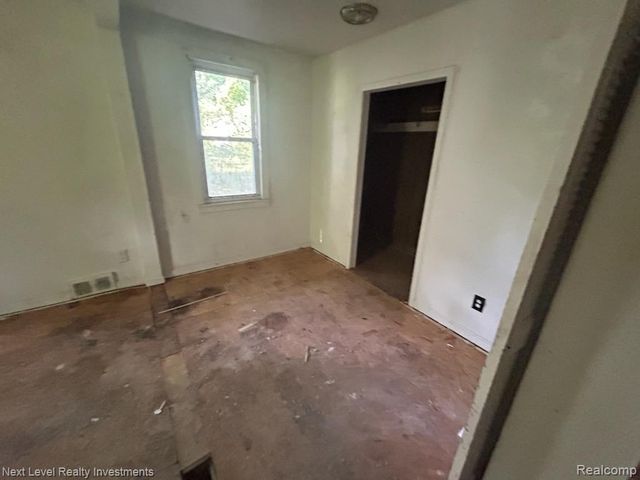 16891 Fenton Street, Detroit, MI 48219