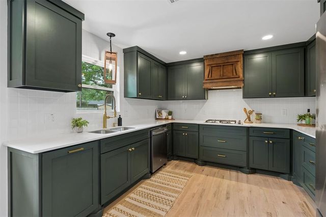 832 Oakbrook Drive, Norman, OK 73072
