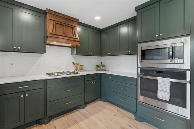 832 Oakbrook Drive, Norman, OK 73072