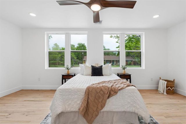 832 Oakbrook Drive, Norman, OK 73072