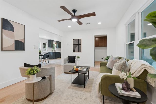 832 Oakbrook Drive, Norman, OK 73072