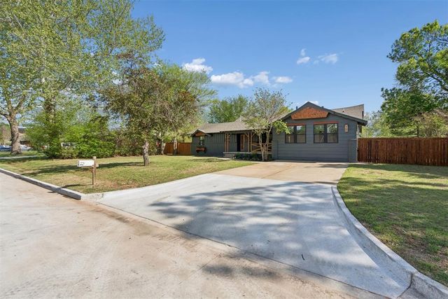 832 Oakbrook Drive, Norman, OK 73072