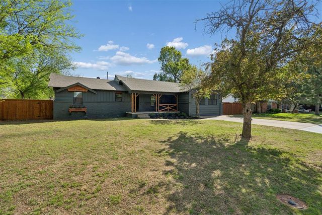 832 Oakbrook Drive, Norman, OK 73072