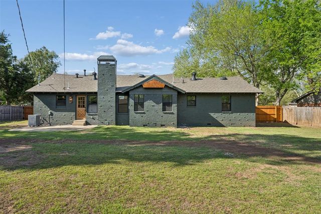 832 Oakbrook Drive, Norman, OK 73072