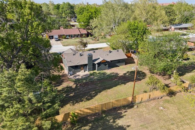 832 Oakbrook Drive, Norman, OK 73072