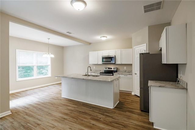 103 Three Rivers Court, Hull, GA 30646