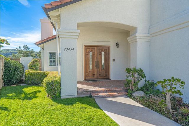 23454 Cloverdale Court, Newhall, CA 91321