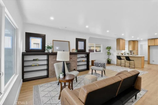 4324 2nd Ave, Los Angeles, CA 90008