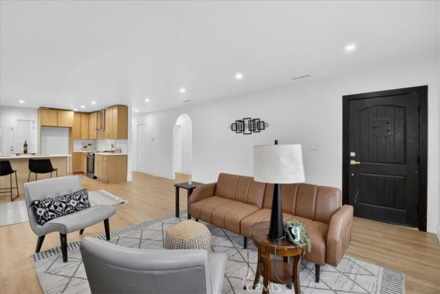 4324 2nd Ave, Los Angeles, CA 90008