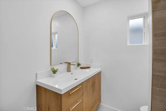 4324 2nd Ave, Los Angeles, CA 90008