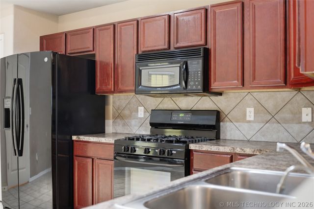 2838 S 138th East Avenue, Tulsa, OK 74134