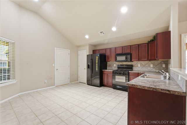 2838 S 138th East Avenue, Tulsa, OK 74134