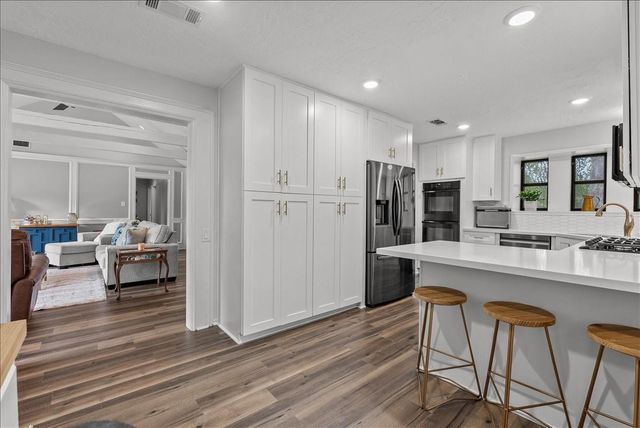 202 Harborcrest Drive, Seabrook, TX 77586