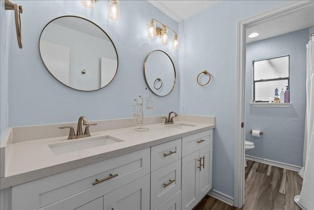 202 Harborcrest Drive, Seabrook, TX 77586