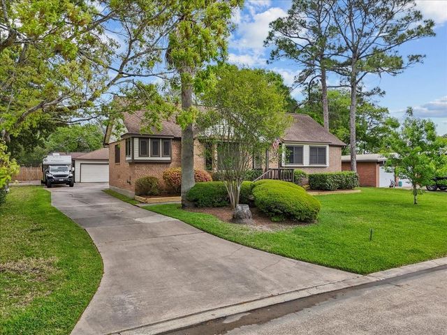202 Harborcrest Drive, Seabrook, TX 77586