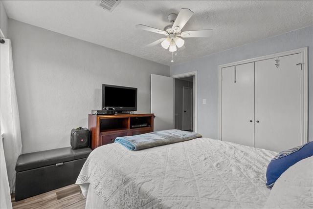 202 Harborcrest Drive, Seabrook, TX 77586