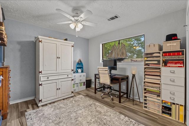 202 Harborcrest Drive, Seabrook, TX 77586