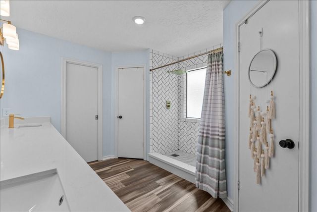 202 Harborcrest Drive, Seabrook, TX 77586