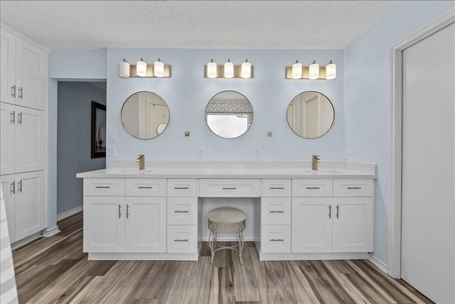 202 Harborcrest Drive, Seabrook, TX 77586