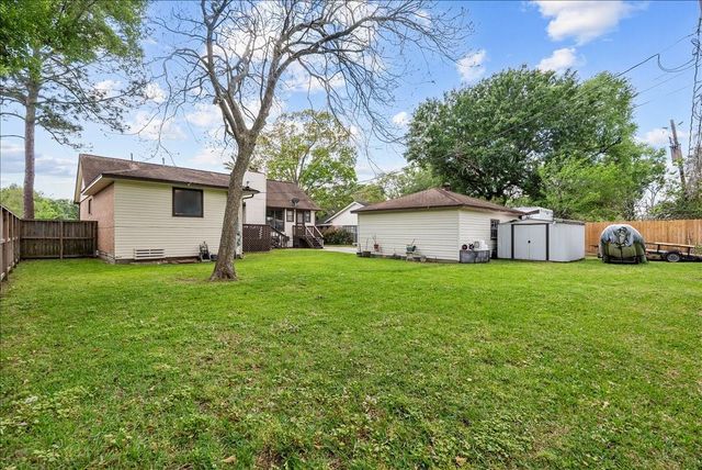 202 Harborcrest Drive, Seabrook, TX 77586