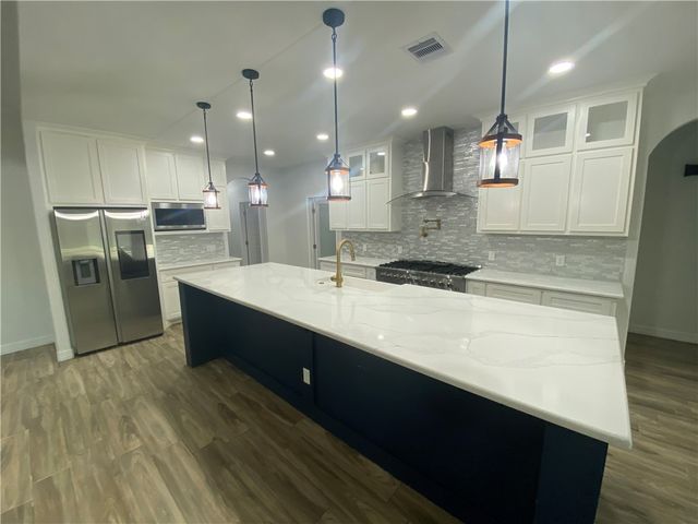 1313 Bentley Ct, Corpus Christi, TX 78418