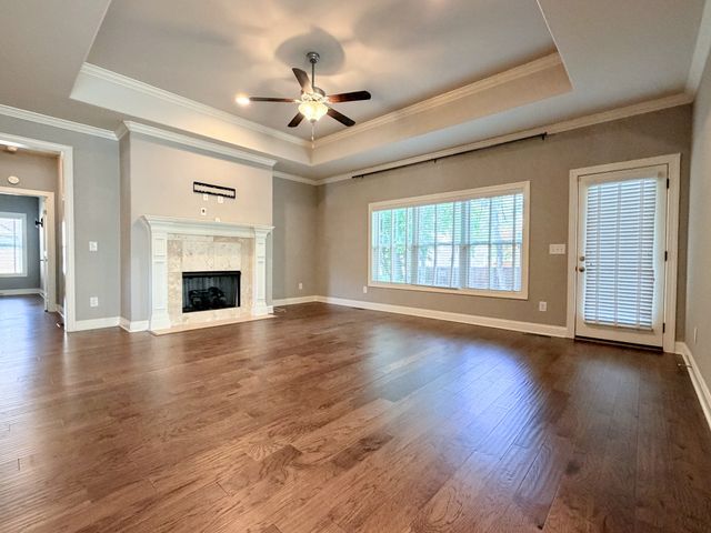 135 Odie Ray St, Gallatin, TN 37066