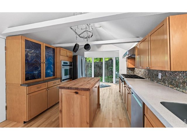 1116 6th St, Boulder, CO 80302