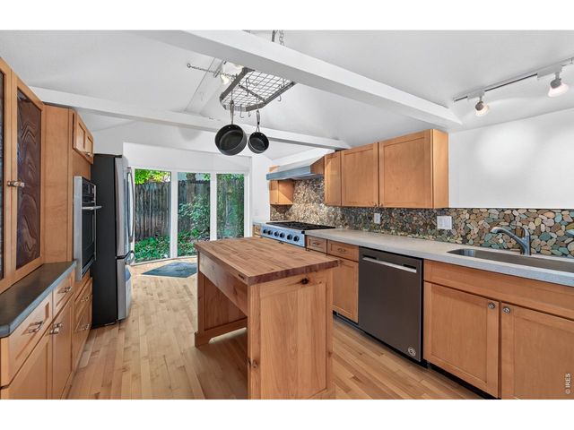 1116 6th St, Boulder, CO 80302