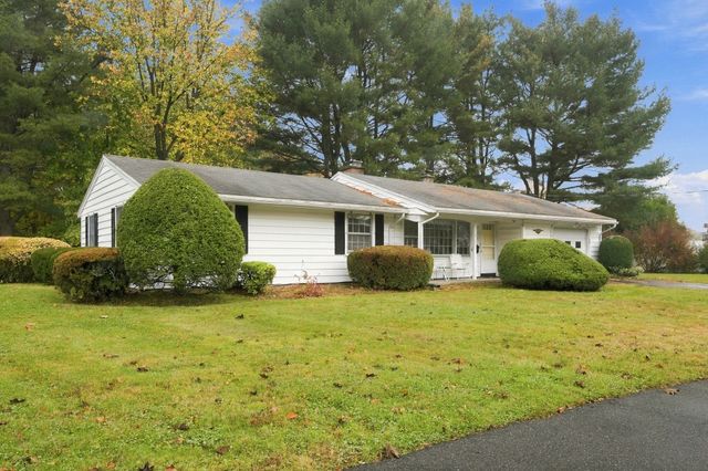 8 Trinity St, Danvers, MA 01923