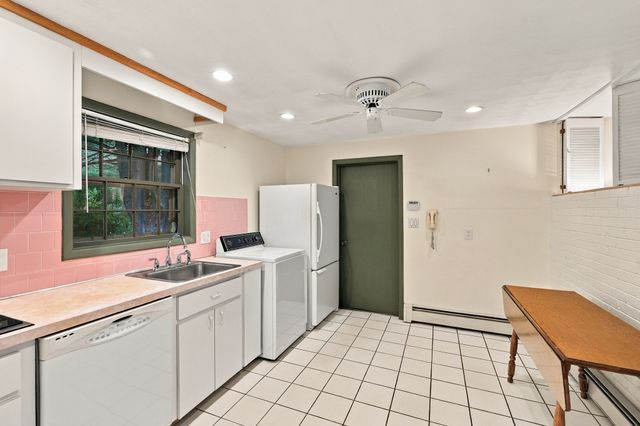 8 Trinity St, Danvers, MA 01923