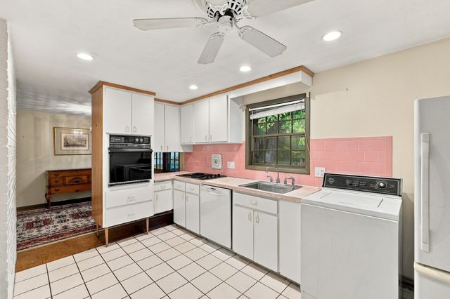 8 Trinity St, Danvers, MA 01923
