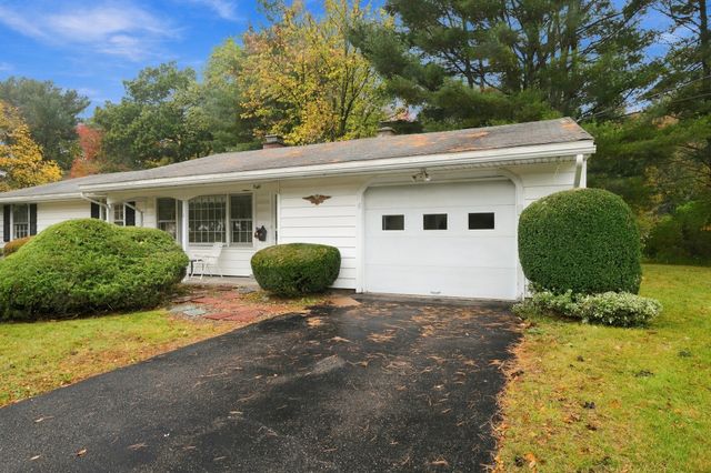 8 Trinity St, Danvers, MA 01923