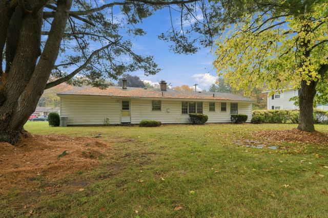 8 Trinity St, Danvers, MA 01923