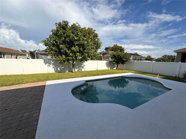 5010 44TH STREET W, Bradenton, FL 34210