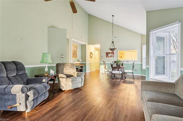 120 Gnarled Oak LN, Yorktown, VA 23692